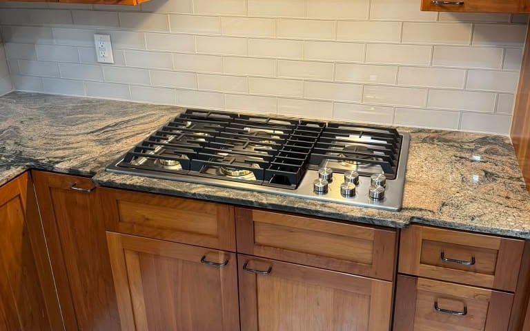 Gas & Electric Cooktops